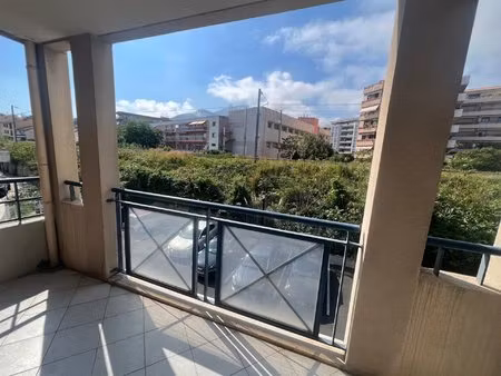nouveaute-- t2 de 43m2 avec balcon circulaire de 30 m2- triple expositions- lumineux et...