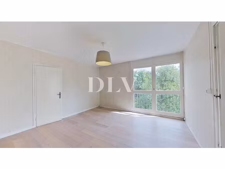 f3 de 58m² avec 2 chambres balcon + parking + cave