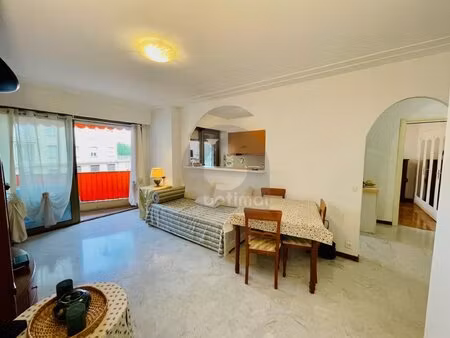 2 pièces 60 m² plein centre de menton