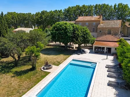 ensemble immobilier de caractère au cœur d'un village du minervois
