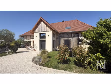 superbe grange rénovée de 230m2 à sainte-savine