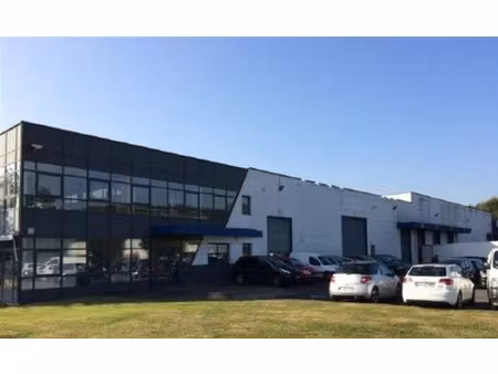 location local d'activités lesquin 1 461 m²