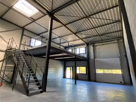 location local d'activités sassenage 3 088 m²