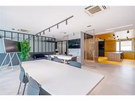 location bureau la varenne st hilaire 600 m²