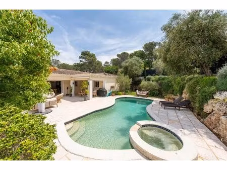 colline de castellaras - villa provencale - jardin et piscine