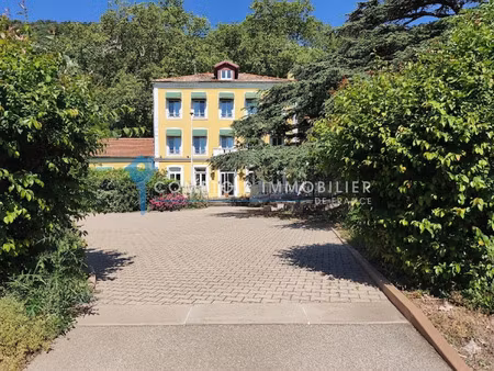propriete 40pièce(s) 30chambre(s) 2 000 m² valence (26000)