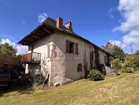 corps de ferme en pierre avec dépendances et fort potentiel