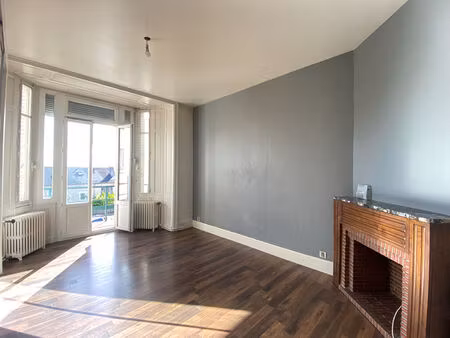 avenue de louyat  t1 bis avec balcon et chauffage/eau chaude compris !