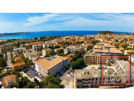 sanary centre t1 ascenseur  poss garage