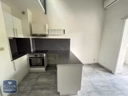 appartement à louer 2 pièces 30 m² - sanary-sur-mer (83) - 564€