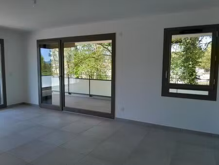 location appartement 3 pièces 65m² annecy 74370