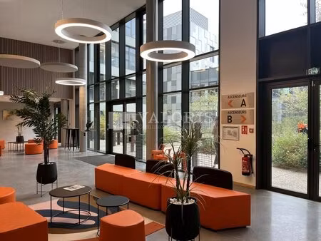 location local professionnel 724m² lyon 9ème