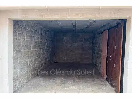 achat parking toulon 83200