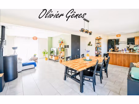 maison individuelle - 111 m² - 4 chambres - garage et jardin