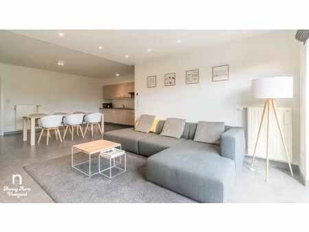 lichtrijk gelijkvloers appartement met tuin en mooi uitzicht