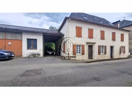 immeuble de rapport composé de 4 appartements