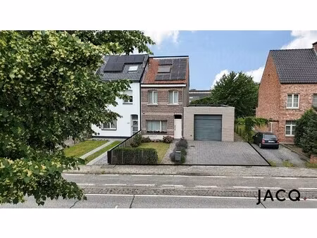 charmante hob met 3 slpk's  garage (48m²)  op perceel 598m²