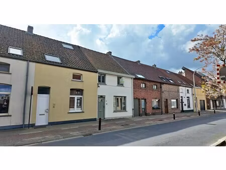 gezellige instapklare woning met zonnig koertje in eeklo!