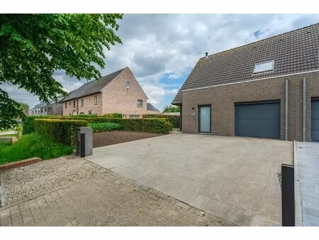 energiezuinig huis te koop in sint-jan met drie kamers