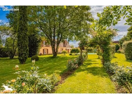 longère 4 pièces 145 m²