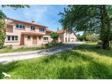 propriété 7 pièces 253 m²