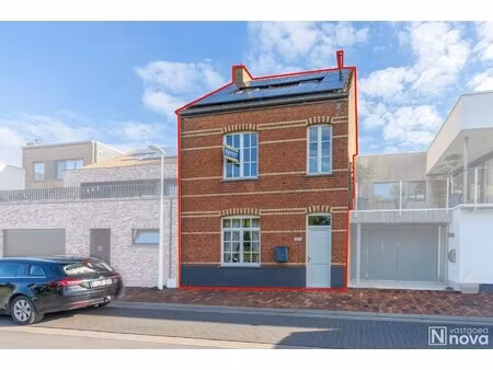goed onderhouden rijwoning in de groene rand van nieuwpoort