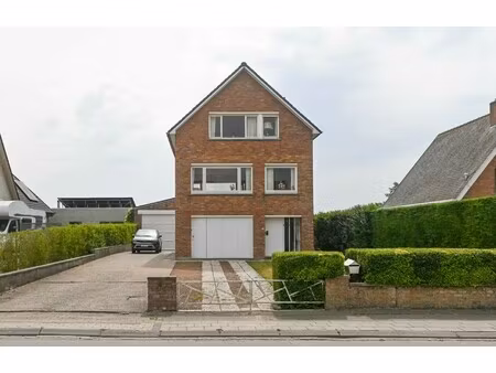 prachtig gelegen open bebouwing vlakbij stene-dorp oostende.