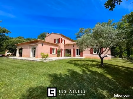 propriété 6 pièces 225 m²