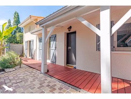 vente maison 8 pièces 230 m² tabanac (33550)