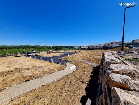 terrain 406 m² servian