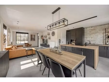 smaakvolle nieuwbouwwoning op toplocatie met ruime oprit