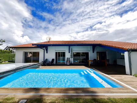 a chiberta - superbe villa de plain-pied avec piscine chauff