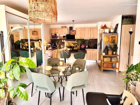 appartement t3 lumineux avec terrasse
