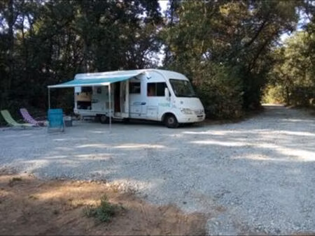 vends terrain boisé