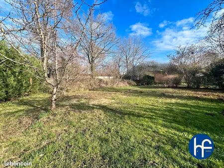 terrain constructible au bord de l'eau