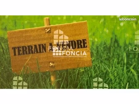 terrain constructible de 1709 m² au calme et proche commodités