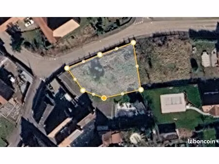 terrain constructible 722m² – centre village – plans maison fournis