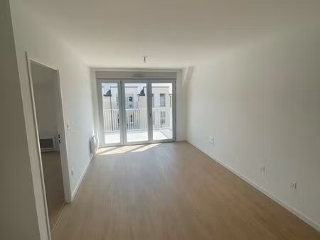 appartement t2 neuf (40 m2) et balcon (6 6m2) et parking – les ponts-de-cé