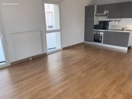 appartement 3 pièces 64 m²