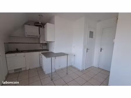 appartement t3 rénové – très lumineux – parking – proche plages de fort-bloqué  calme  lum