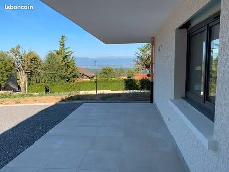 appartement  1 chambre  terrace vue lac