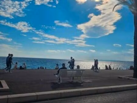 studio meublée et climatisé à 3min de la mer