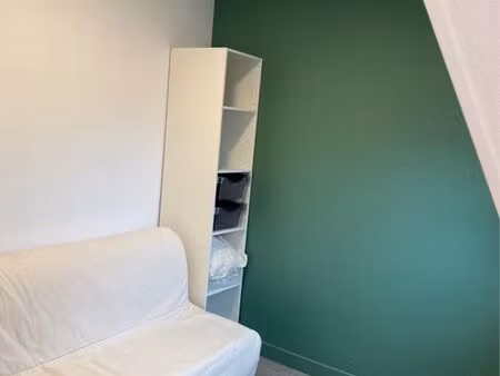 logement + job de garde d’enfants