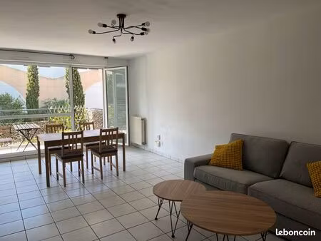 joli t2 meublé avec petite terrasse
