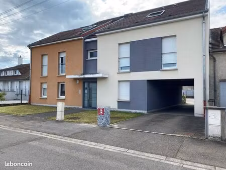 beau f2 dans résidence de 5 logements