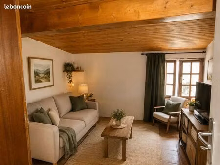 maison de ville atypique meublée (t2 triplex)