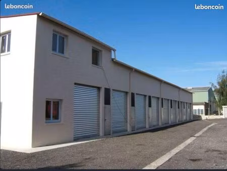 petit dépôt 37 m2 en bail precaire