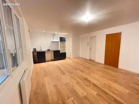 t3 rénové 63 m² – 2 chambres – centre-ville béziers