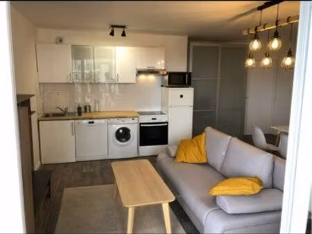 loue appartement meublé t2  45m2  grand balcon + parking