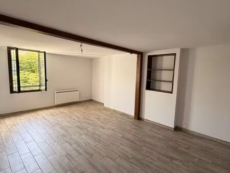 studio 27 m² rénové - à louer